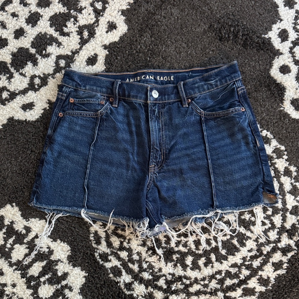 American Eagle women’s summer 2025 relaxed Dark Wash Denim Shorts 8
